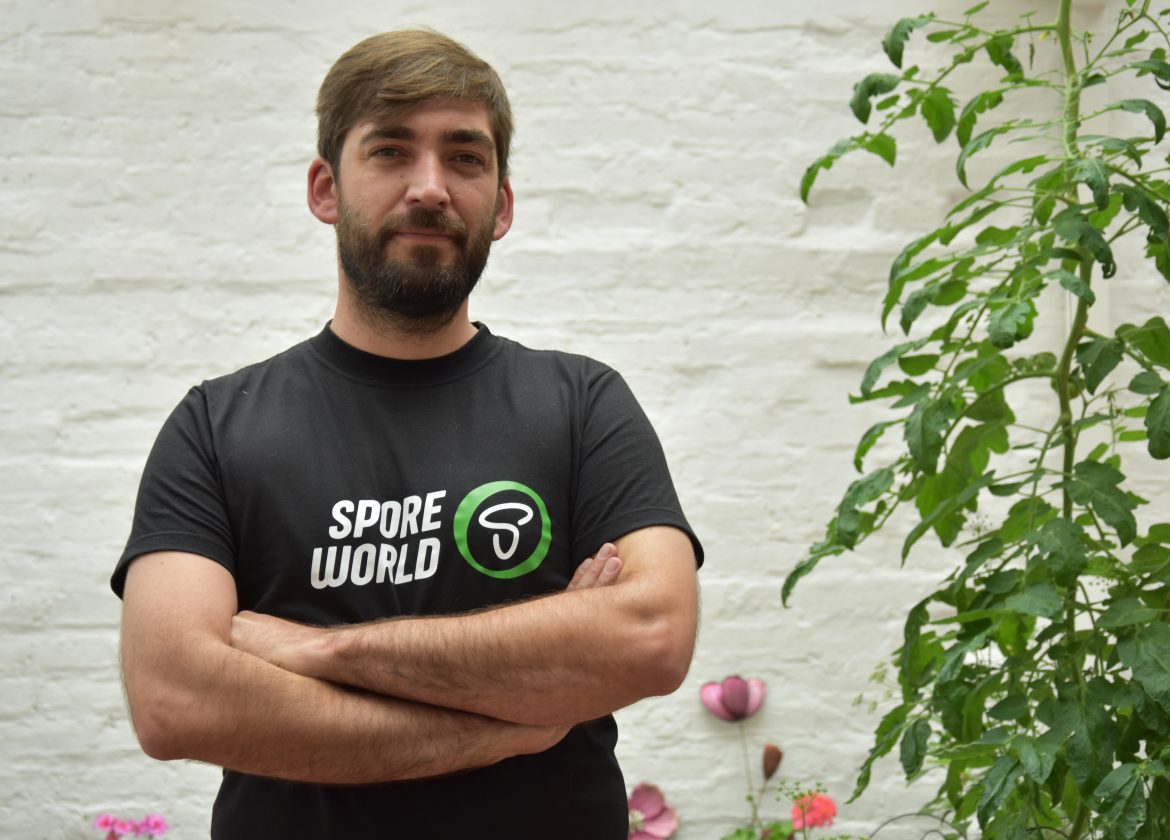 Javi Merino Spore World